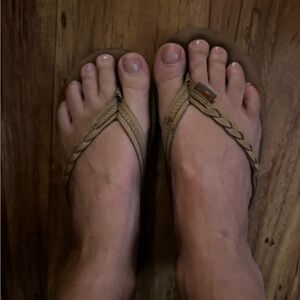 Rainbow sandals, warn!